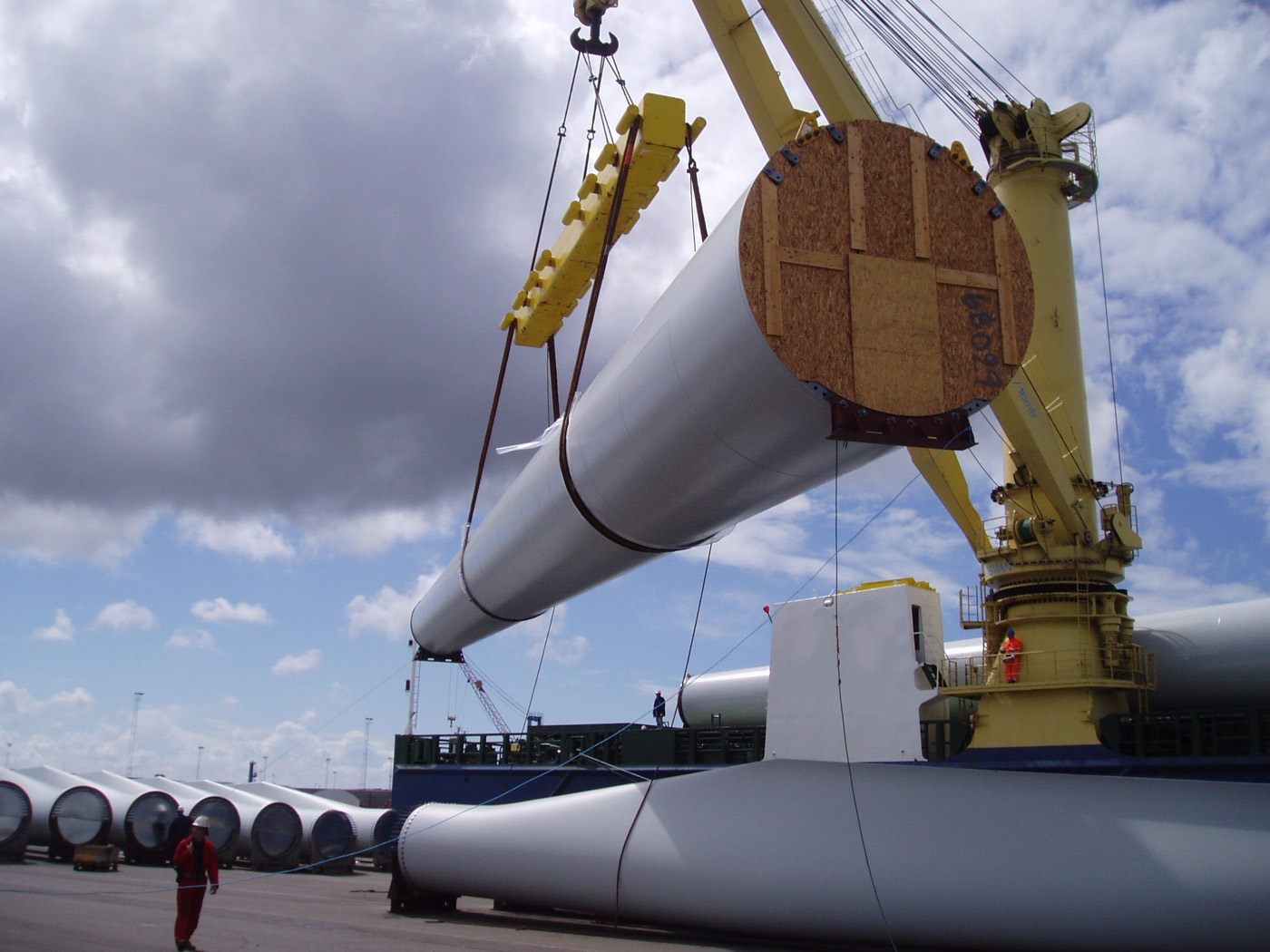 Project cargo being handled